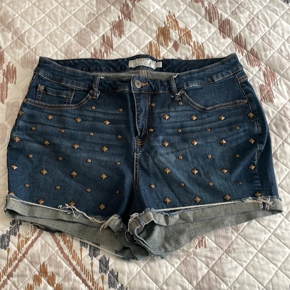Torrid Embellished Blue Denim Shorts - Picture 1 of 5